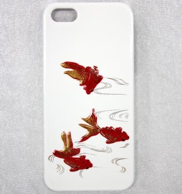iPhoneSE(第1世代)カバー　高盛り蒔絵　金魚(白)