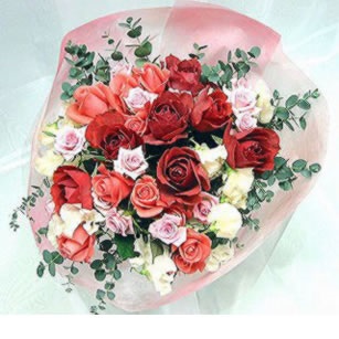 ロマンチックカラーイメージの花束　【高さ50cm幅35cm】